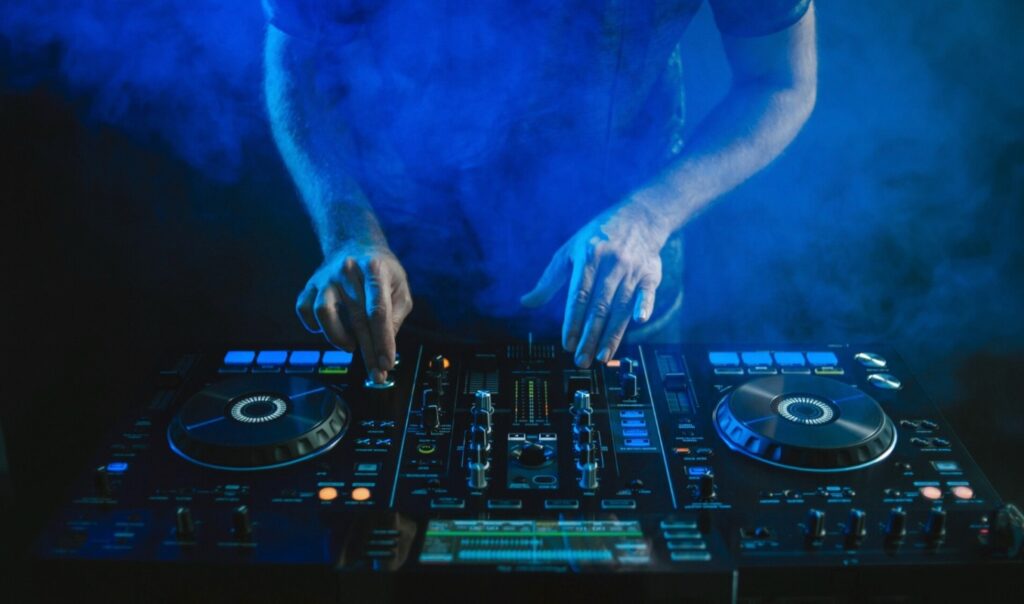 DJ WordPress Theme